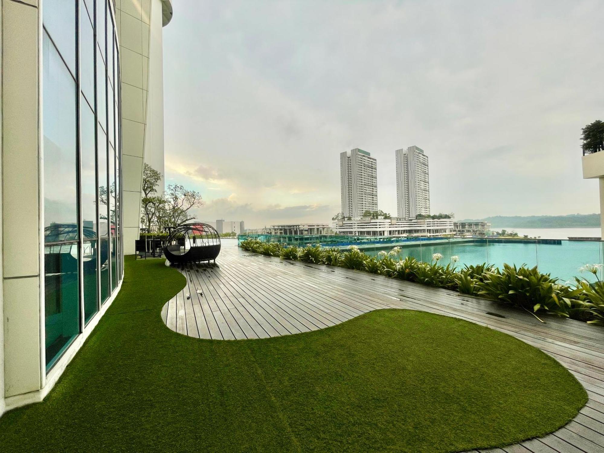 Pinetree Puteri Harbour @ Uha Apartment Nusajaya  Exterior photo